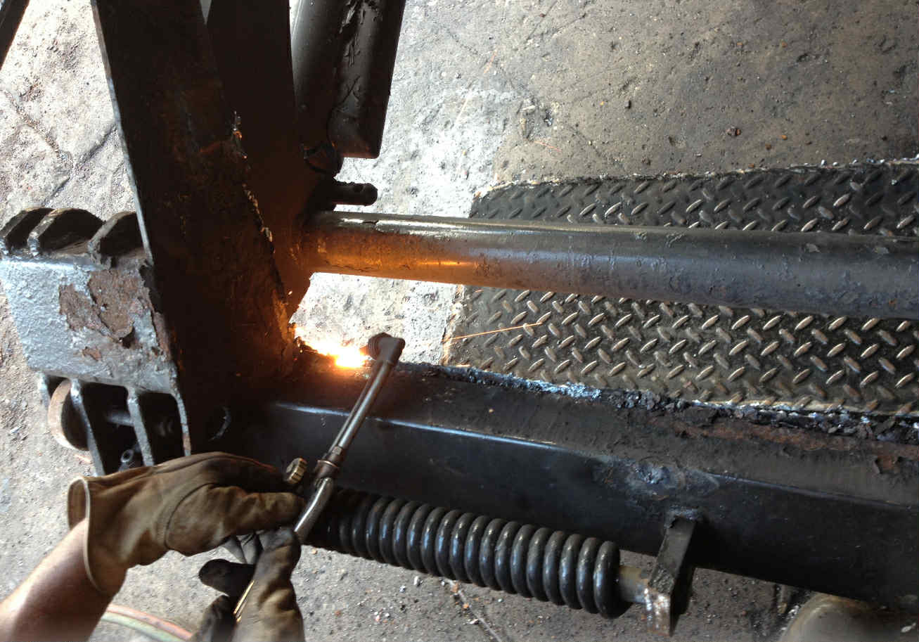 Commercial truck lift gate service and repair